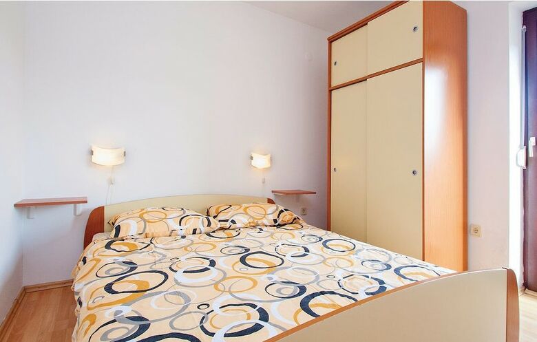 Apartment 794