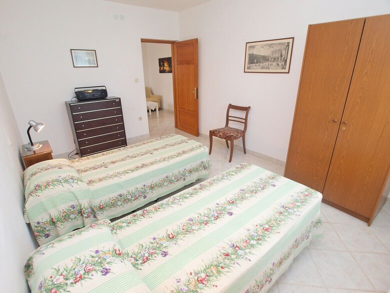 Apartment 728