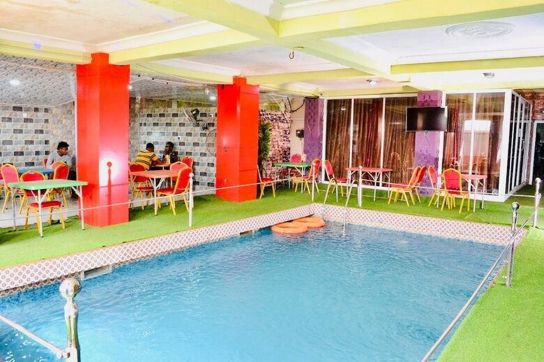 Hotel Limoh Suites