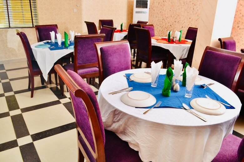 Hotel Limoh Suites