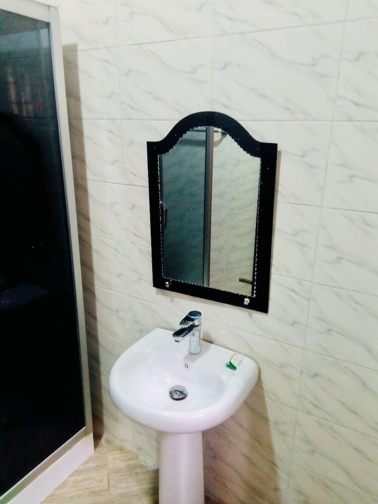 Hotel Limoh Suites