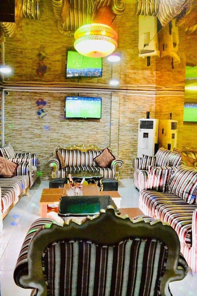 Hotel Limoh Suites