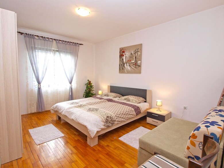 Apartment 946