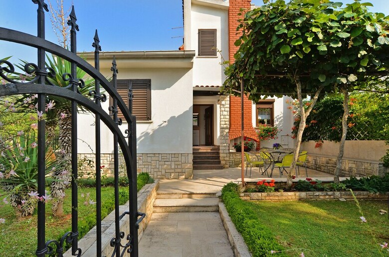 Apartment 959