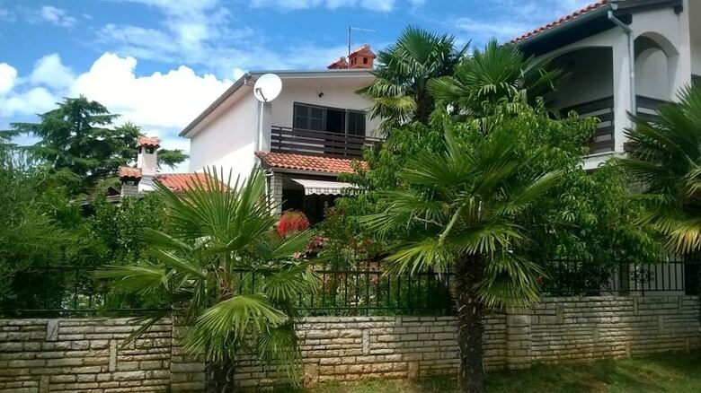 Apartment 959