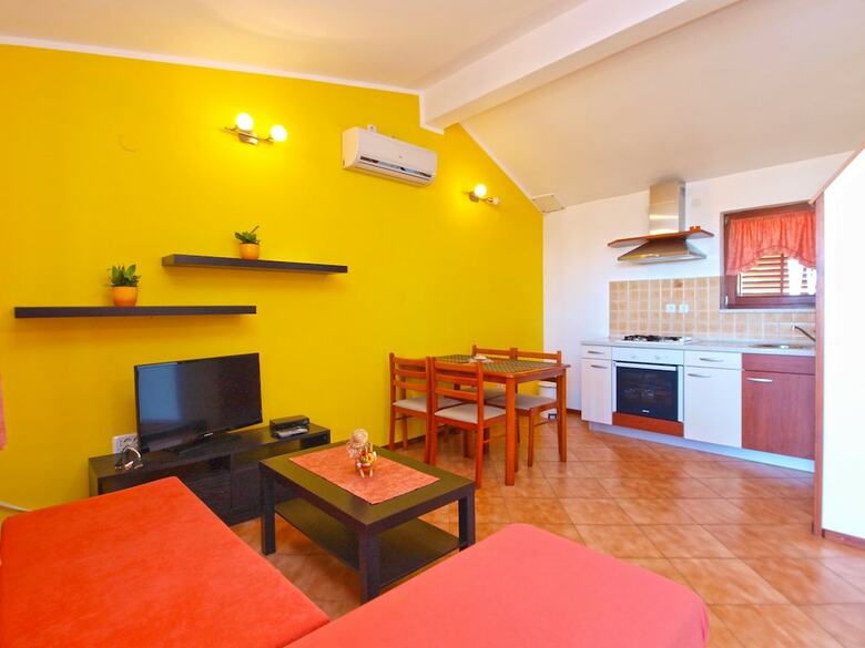 Apartment 990