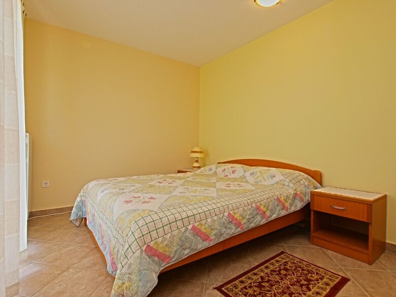 Apartment 1094