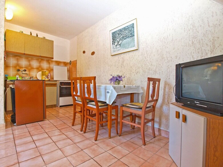 Apartment 950