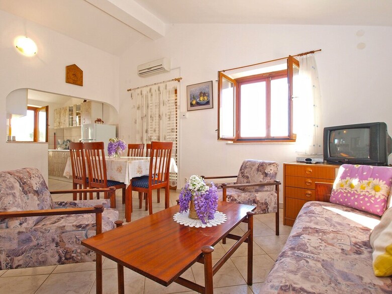 Apartment 950