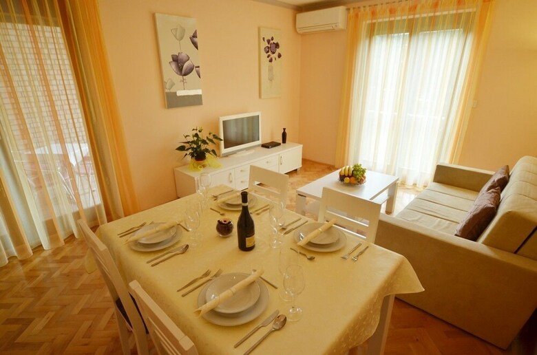 Apartment 1045