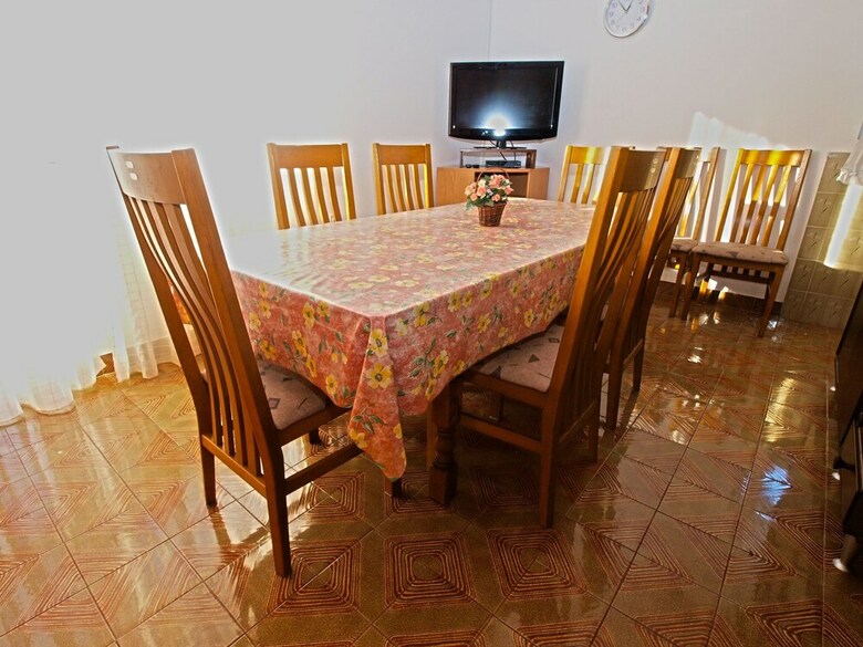 Apartment 1198