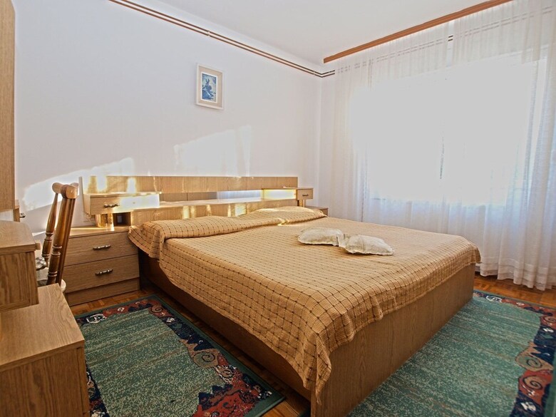 Apartment 1198