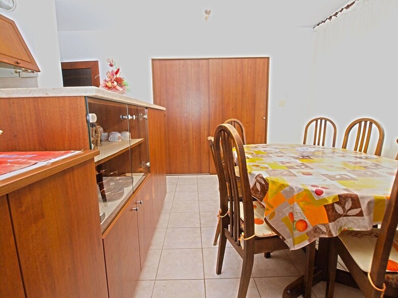 Apartment 1198