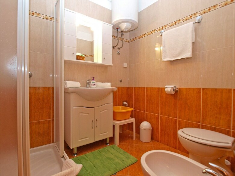 Apartment 1305