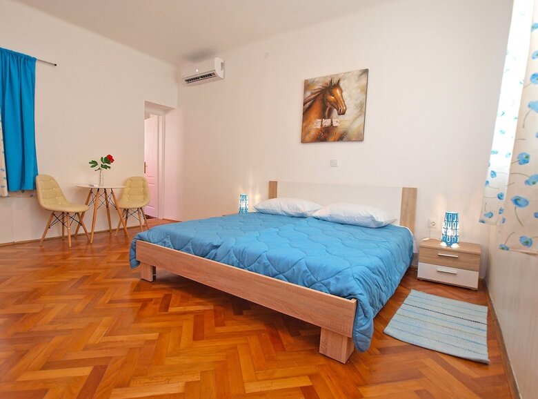 Apartment 1380