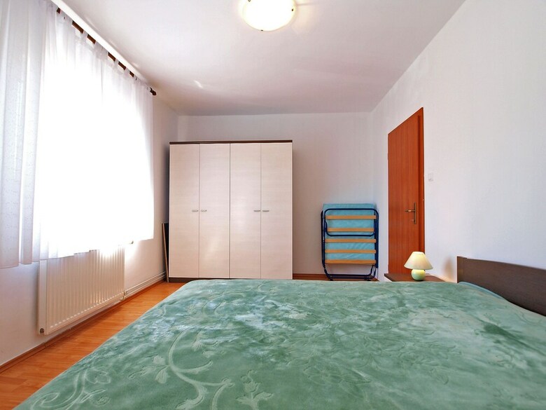 Apartment 1077