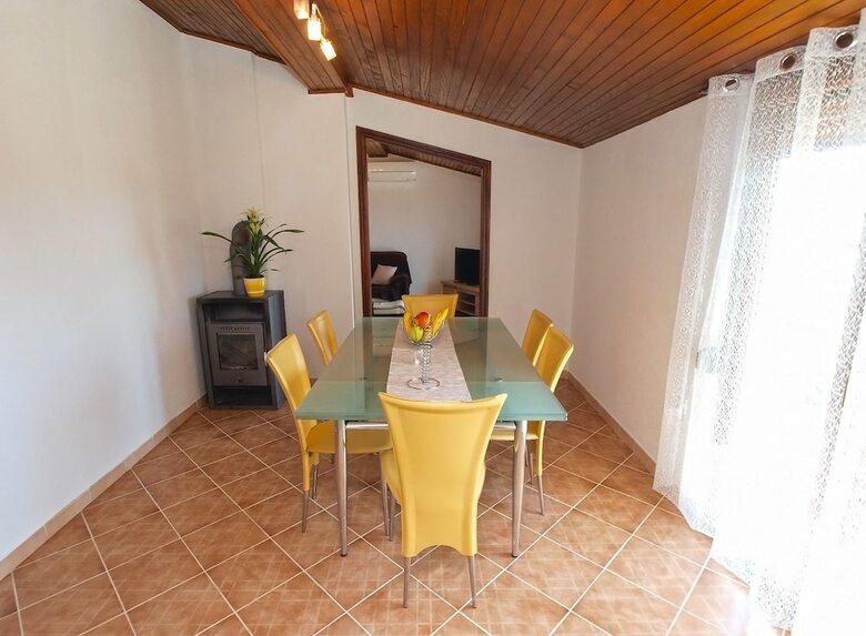 Apartment 1376