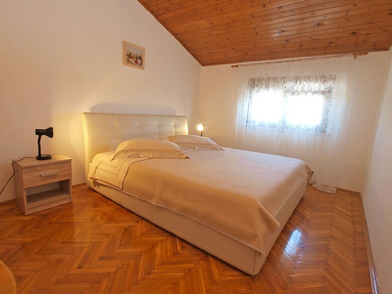 Apartment 1376