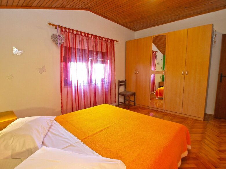 Apartment 1376