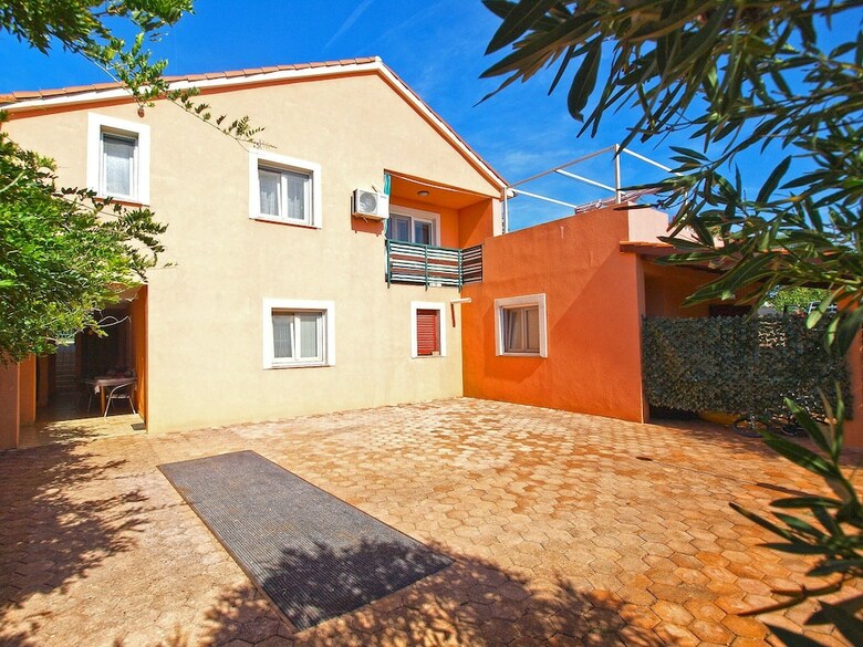 Apartment 1437