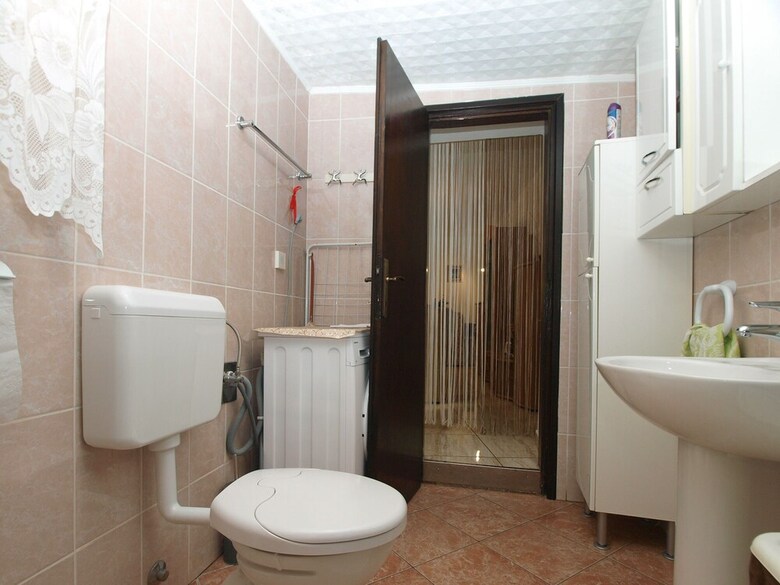Apartment 1123