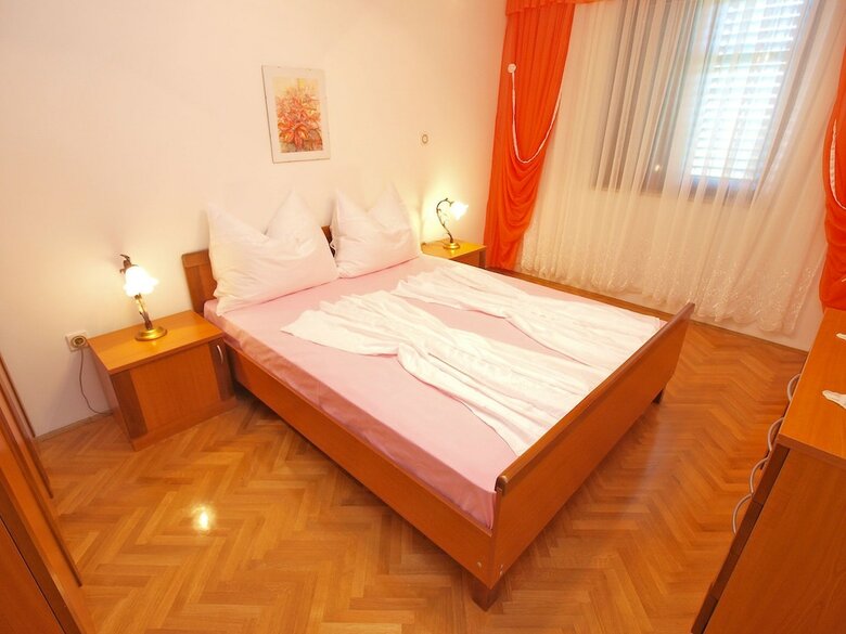 Apartment 1424