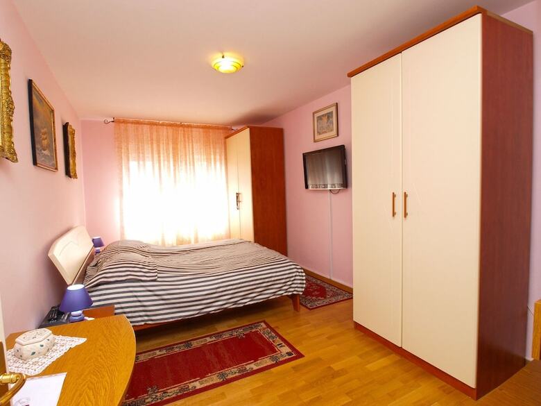 Apartment 1389