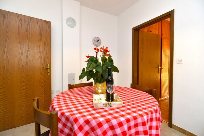 Apartment 1174