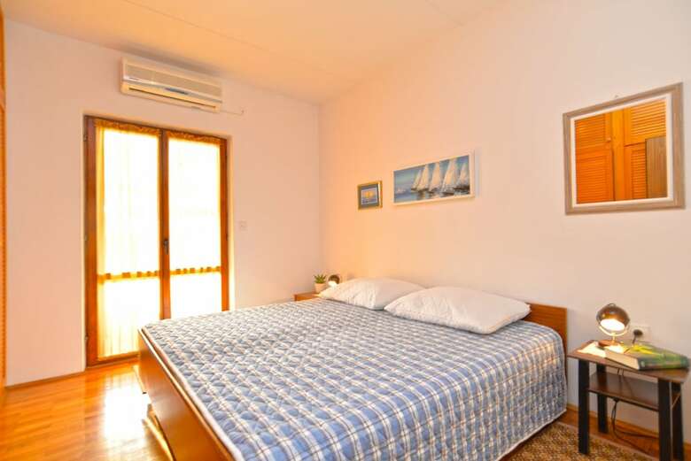 Apartment 1174