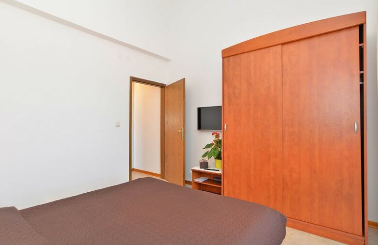 Apartment 1174