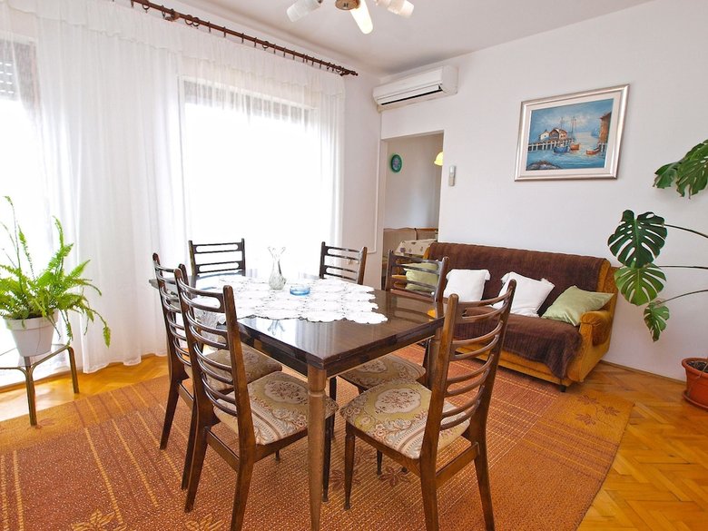 Apartment 1490