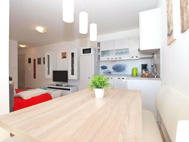 Apartment 1507