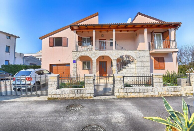 Apartment 1551