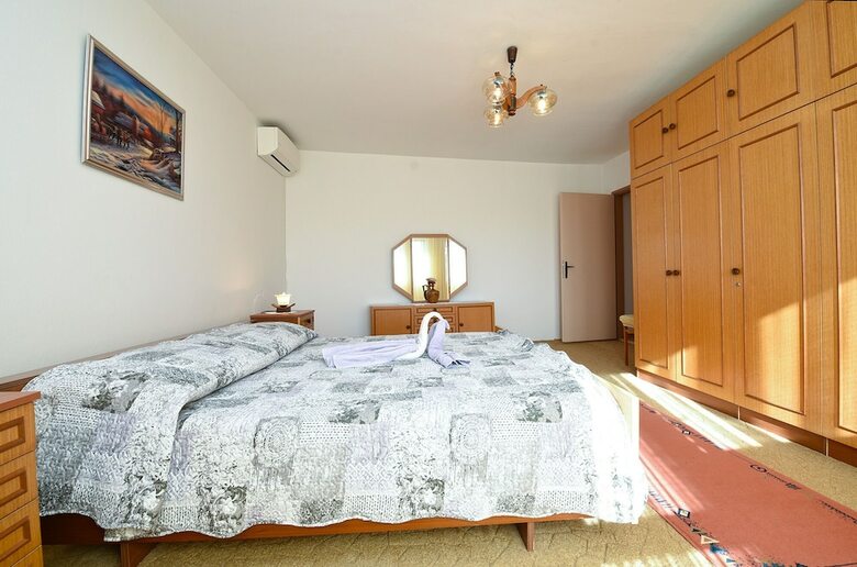Apartment 1492