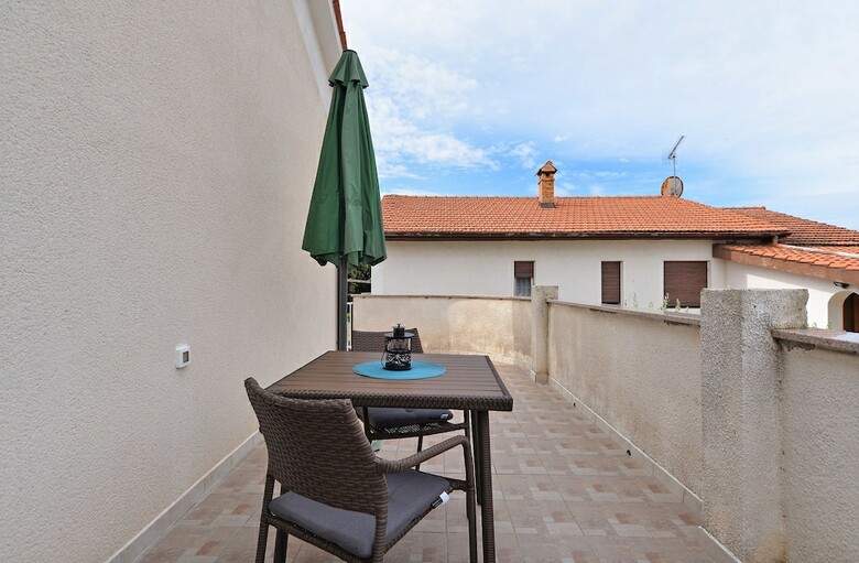 Apartment 1552