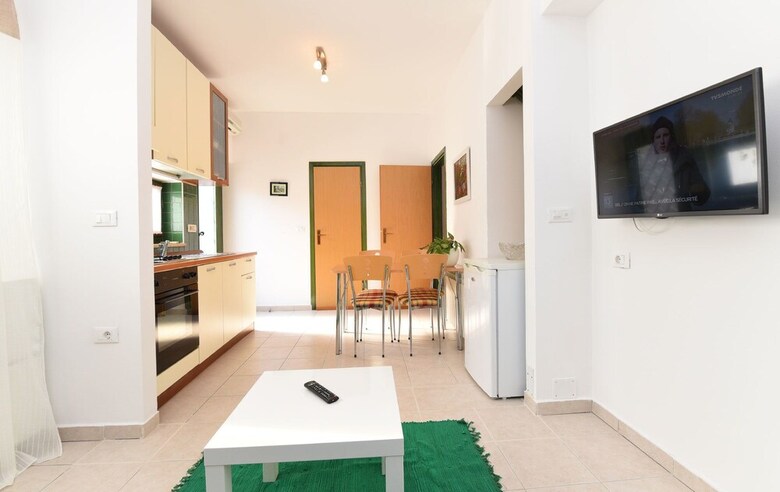 Apartment 1550