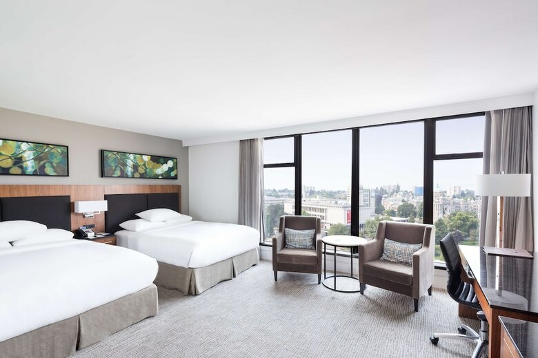 Doubletree By Hilton Hotel & Suites Victoria