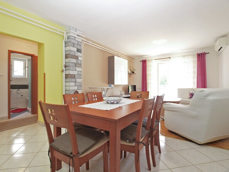 Apartment 1623