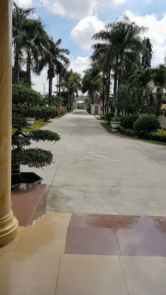 Dream Palace Hotel