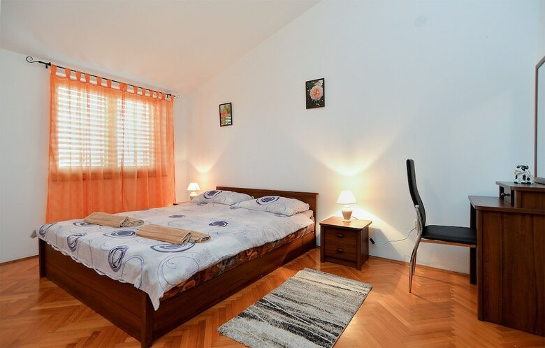 Apartment 1629