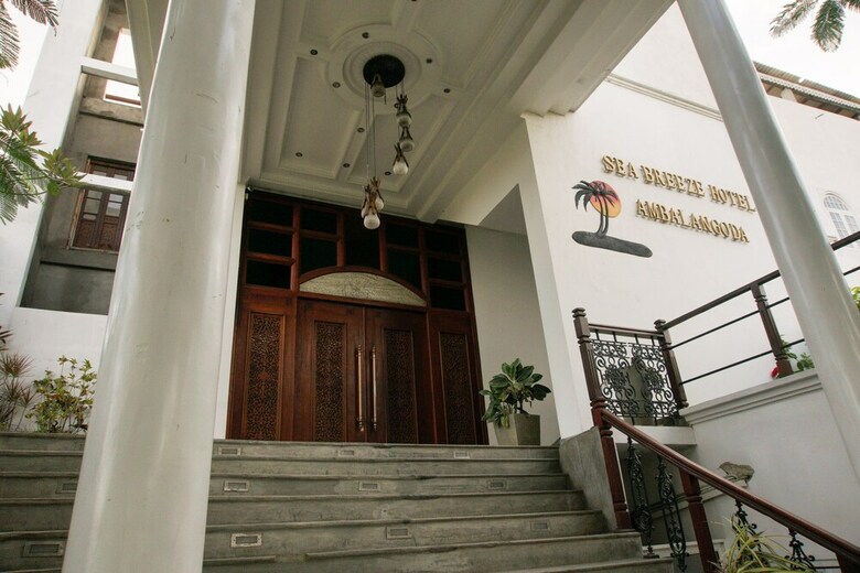 Oyo 352 Sea Breeze Hotel