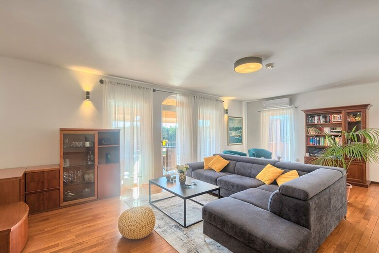 Apartment 1564