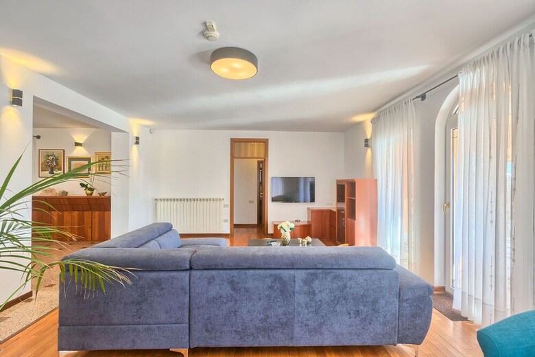Apartment 1564