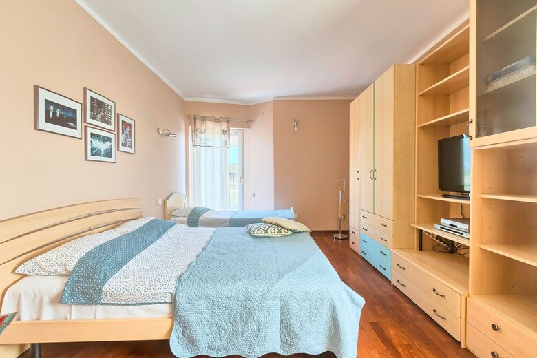 Apartment 1564