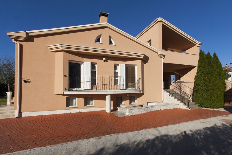 Apartment 1564