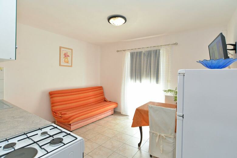 Apartment 1613