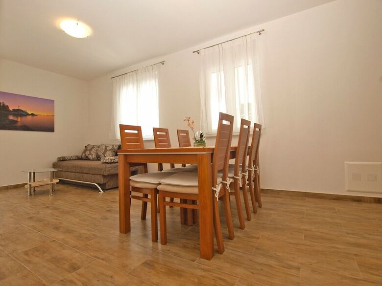 Apartment 1670