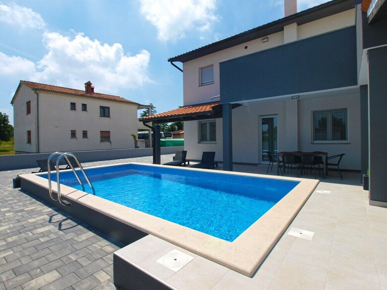 Apartment 1670