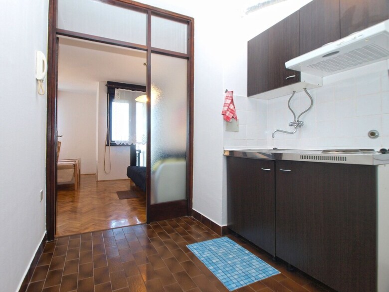 Apartment 1738