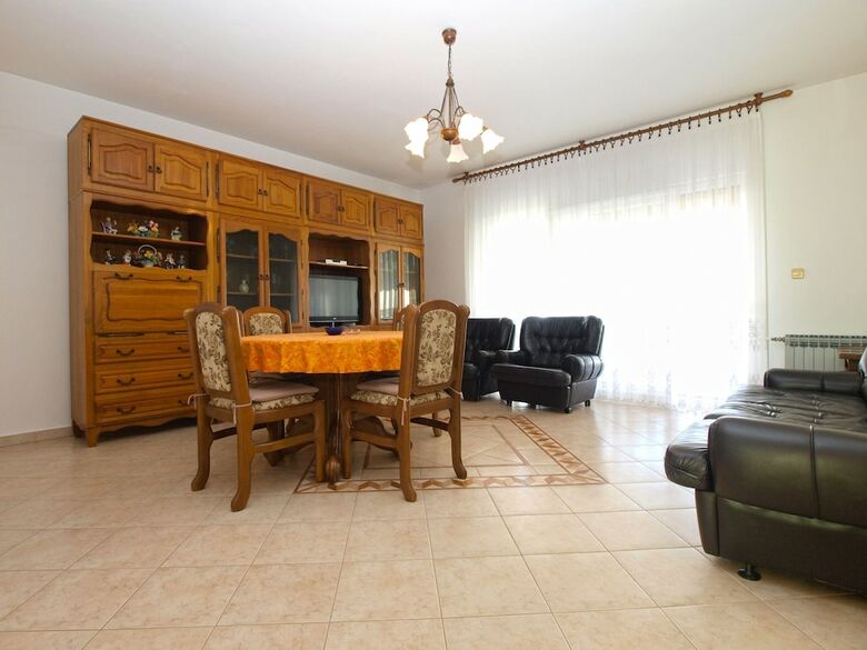 Apartment 1704